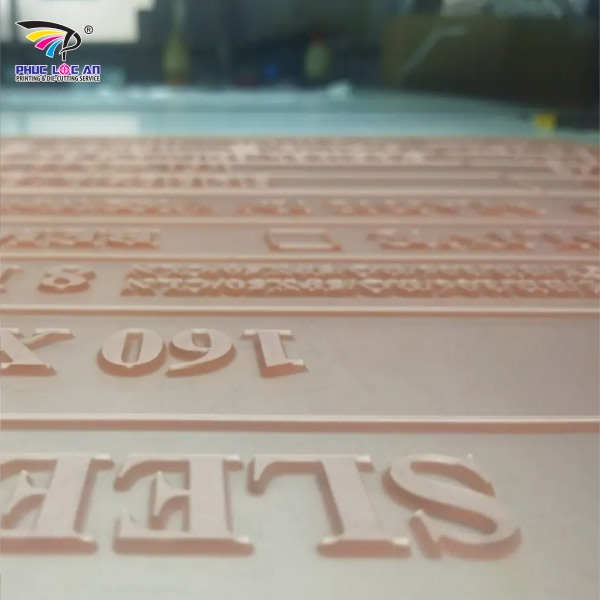 Cụ thể quy trình tạo ra bản in lỏng UV