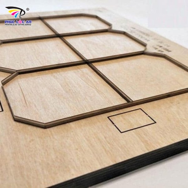 Chọn đơn vị gia công khuôn bế bao bì thực phẩm uy tín là điều kiện tiên quyết quyết định đến chất lượng sản phẩm