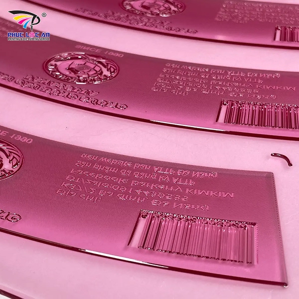 Kiểu dáng hiện đại với chi tiết chuẩn xác