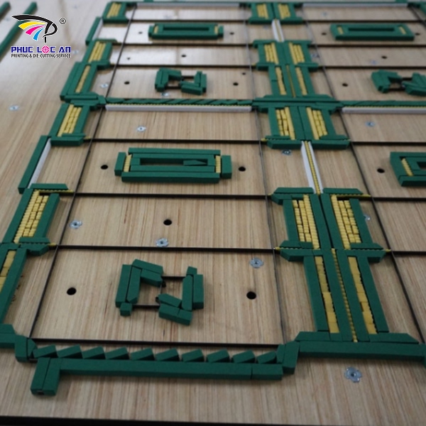 Thiết kế khuôn bế phải căn chỉnh chuẩn với bản in để tránh sai lệch chi tiết