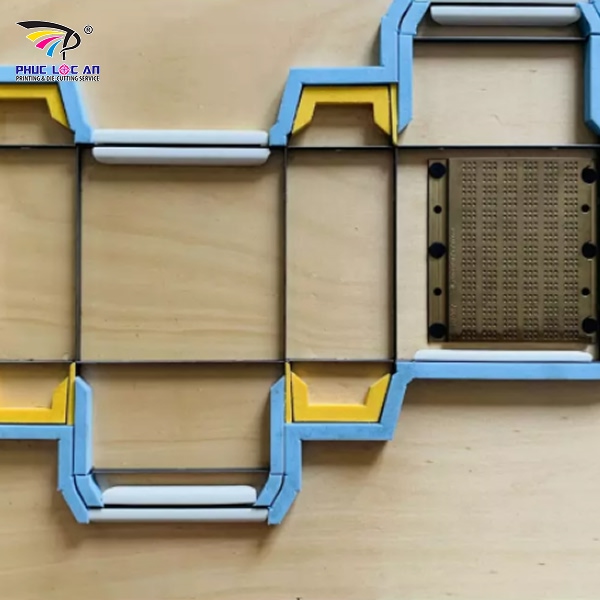 Thiết kế khuôn bế hộp carton cần phù hợp độ dày giấy để tránh dao bị gãy