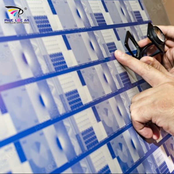 Luôn in thử để phát hiện bản in có bị lỗi về màu sắc và bố cục hay không
